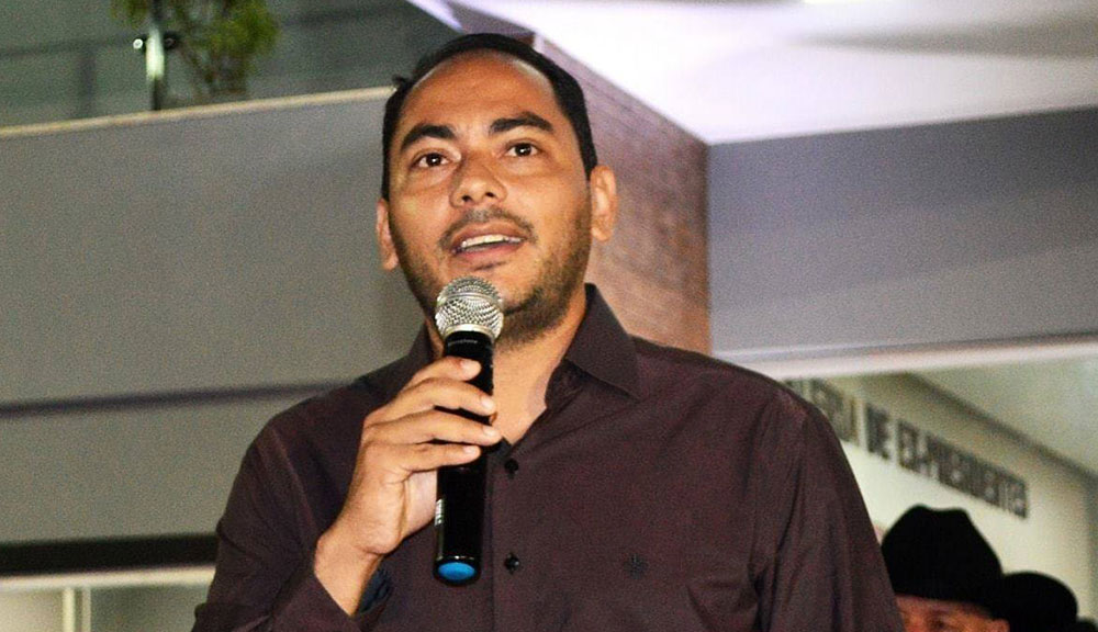 Assis Ramos diz que R$ 300 mil não fazem diferenças na Saúde municipal e usa folha de servidores como justificativa