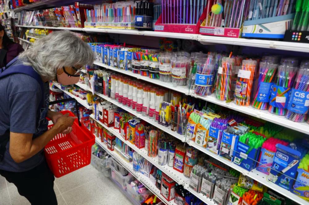 Procon aponta variações de preços de material escolar em até 242% de diferença em Imperatriz