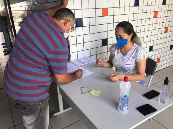 Prefeitura faz entrega de kits de alimentação em escolas