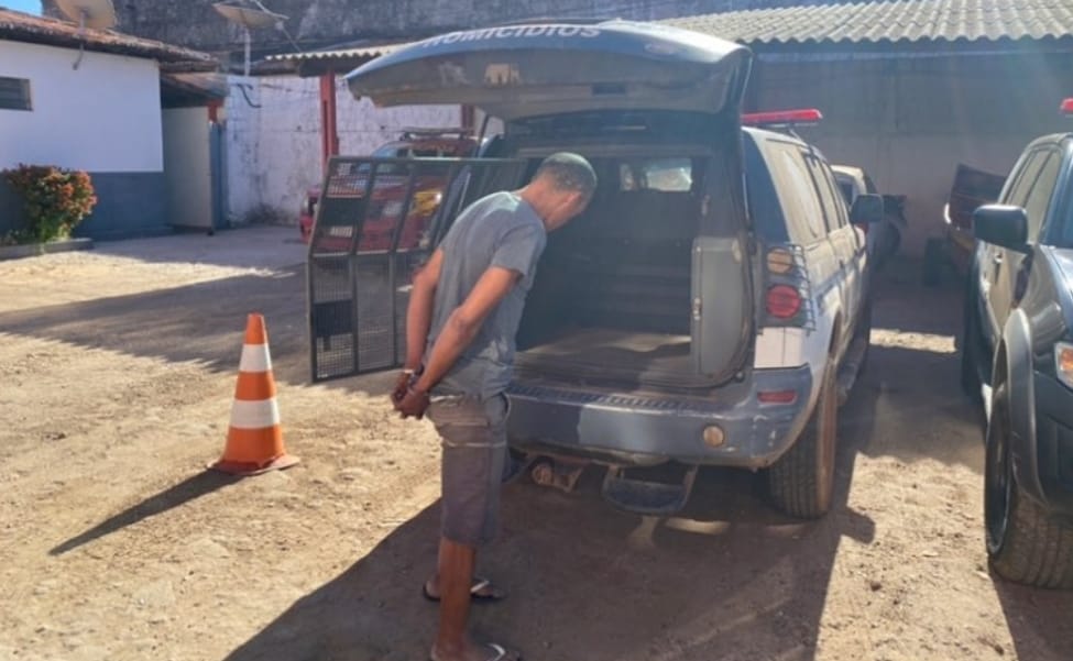 Testemunha de homicídio é preso após a Polícia descobrir que havia um mandado de prisão em aberto