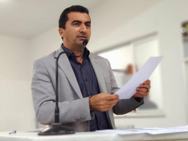 Vereador Carlos Hermes denuncia o rompimento do contrato da prefeitura com a Citilum
