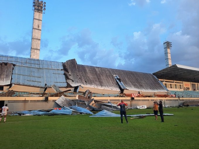 Cobertura do Frei Epifânio desaba e partida entre Imperatriz x 4 de Julho é interrompida