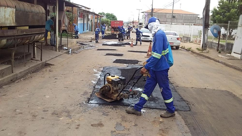 Mais de 30 bairros recebem serviços de recuperação de vias e limpeza nesta quarta-feira 19