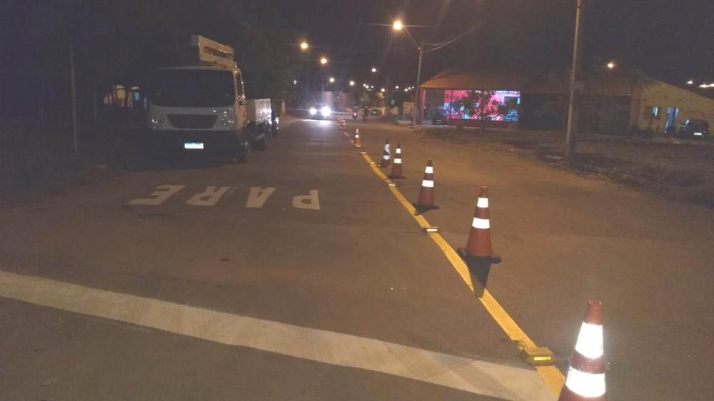 Prefeitura implanta sinalização viária na Avenida Principal no Itamar Guará