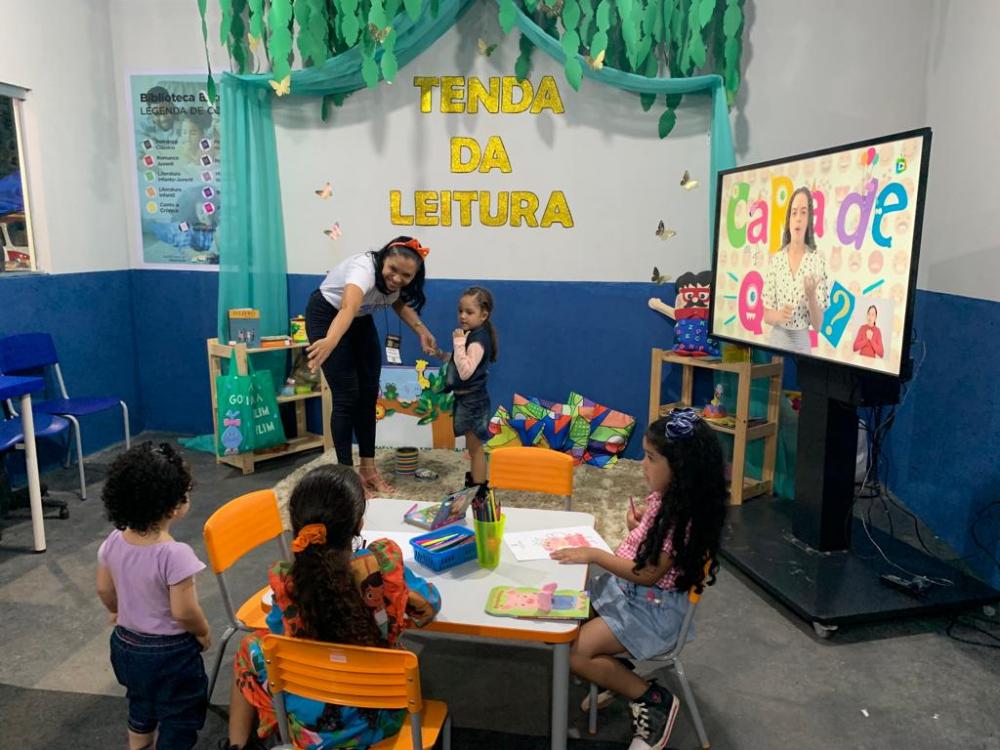 Secretaria Municipal de Educação cria “tenda da leitura” no estande da Prefeitura na Expoimp