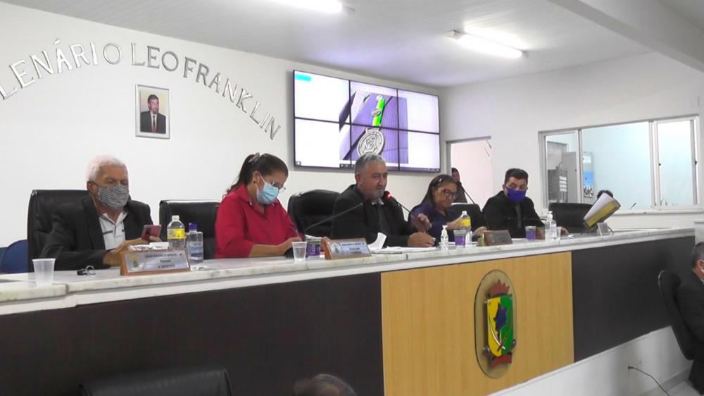 Câmara autoriza prefeitura a adquirir prédio da Escola Santos Dumont