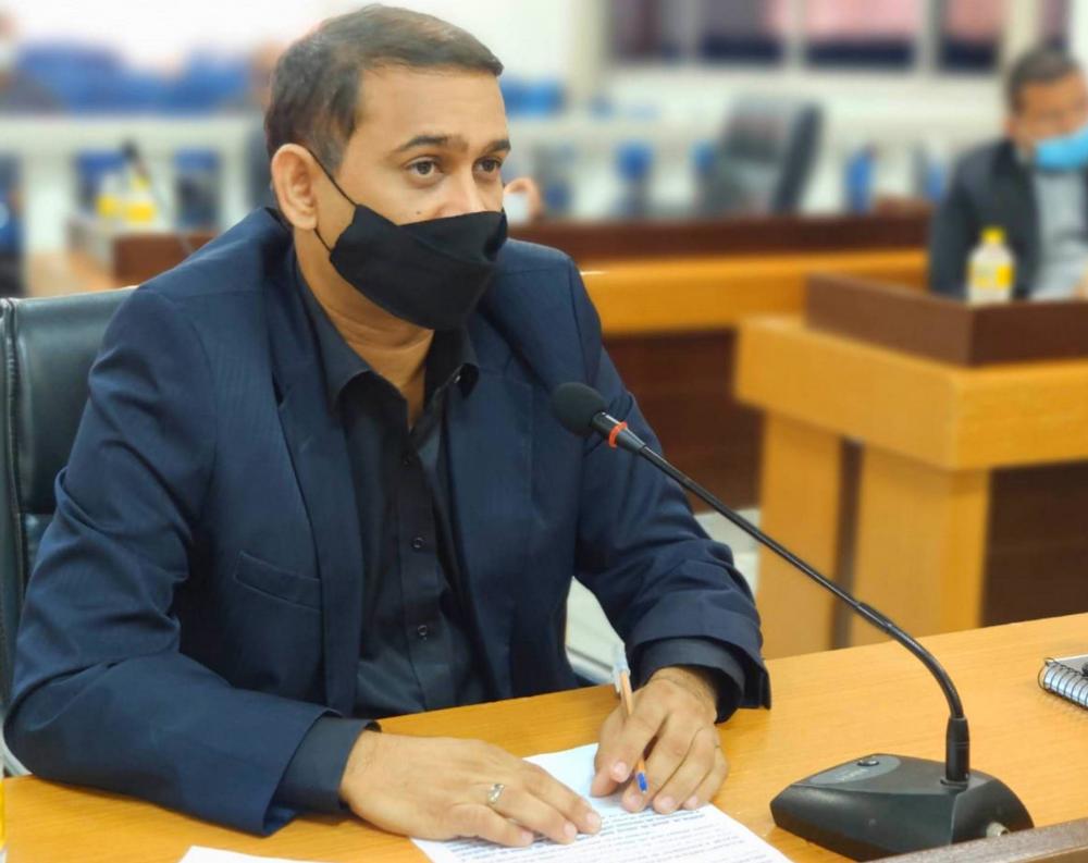 A permanência da empresa de coleta de lixo é insustentável, afirma líder do governo Assis na Câmara Municipal 