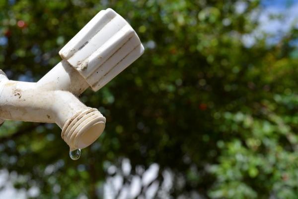 Bairro Ouro Verde está sem água a mais de 7 dias 