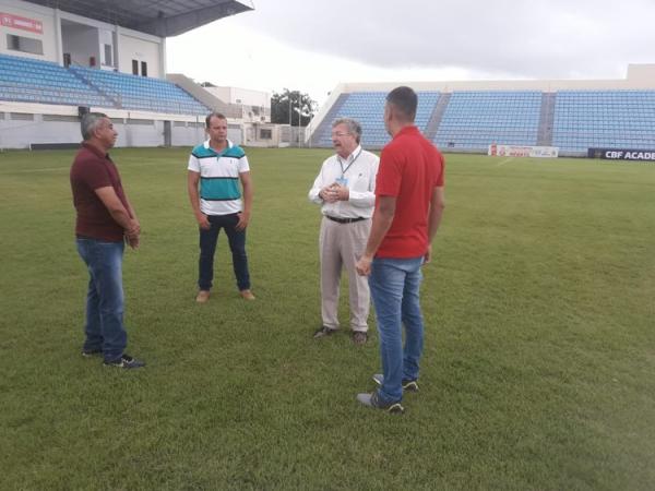 Estádio Frei Epifânio D'Abadia recebe vistoria para receber jogos da Série C