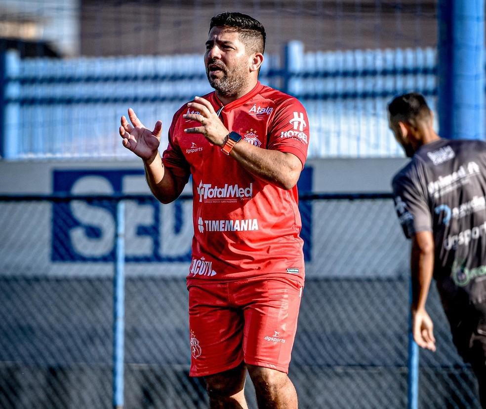 Diretoria do Cavalo de Aço demite Robson Melo após uma série de empates seguido do time