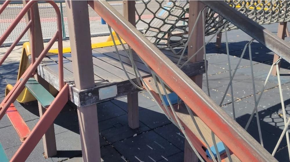 Vídeo: Brinquedos do parquinho da Beira Rio receberam apenas reparos paliativos