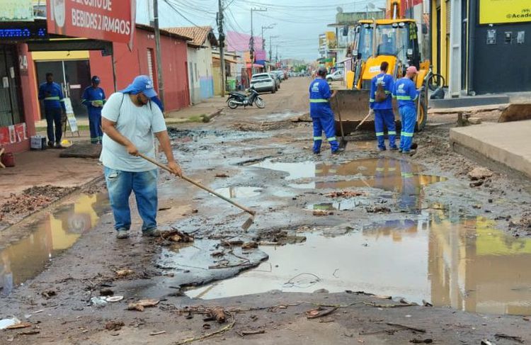 Após moradores da Vila Nova interditarem trecho da Euclides da Cunha, prefeitura inicia recuperação da Rua
