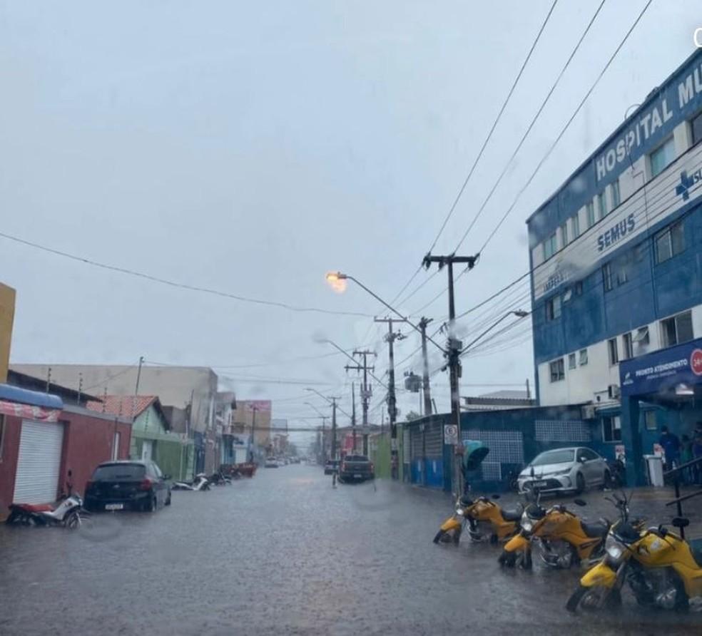 Imperatriz já choveu 50 MM da madrugada até agora na manhã desta quinta 11