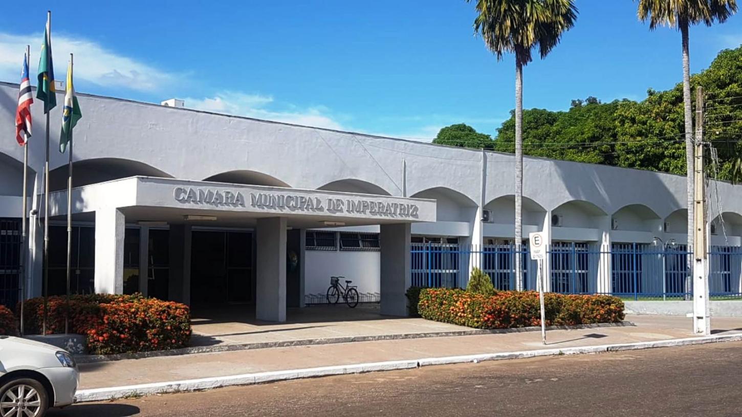 Vereadores aliado do prefeito Assis se ausentam de audiência pública sobre aumento do IPTU