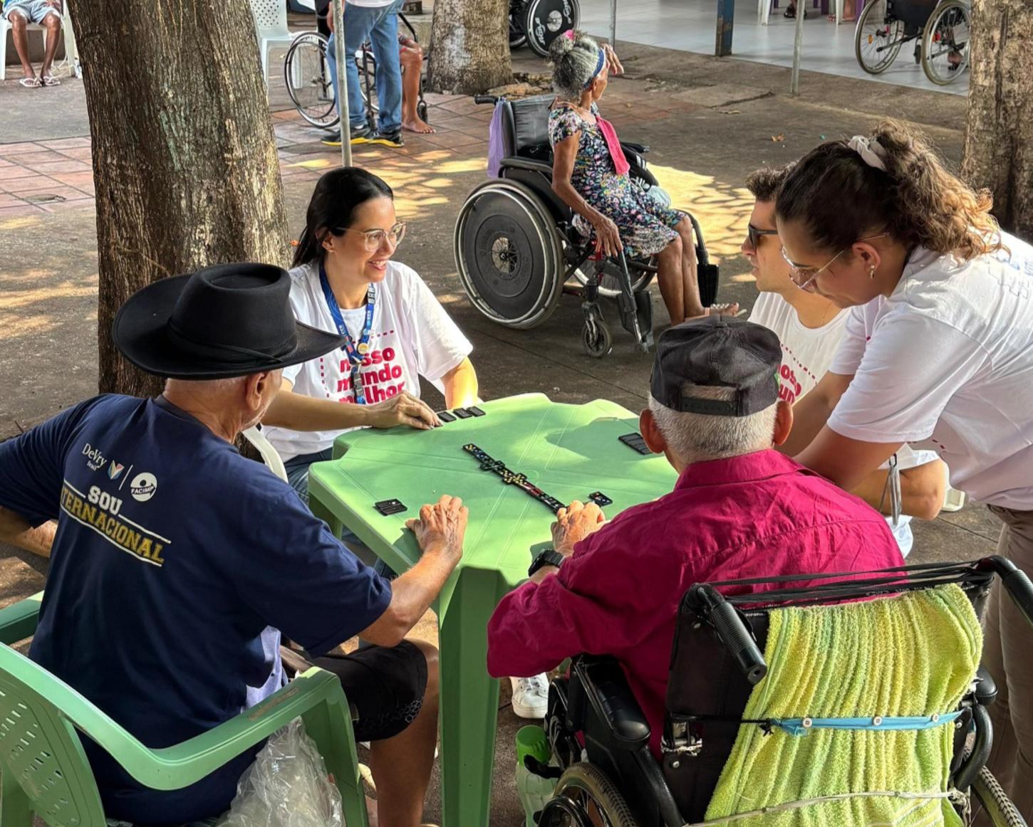 Aeroporto de Imperatriz promove tarde de jogos, danças e cuidados pessoais na Associação Lar São Francisco de Assis