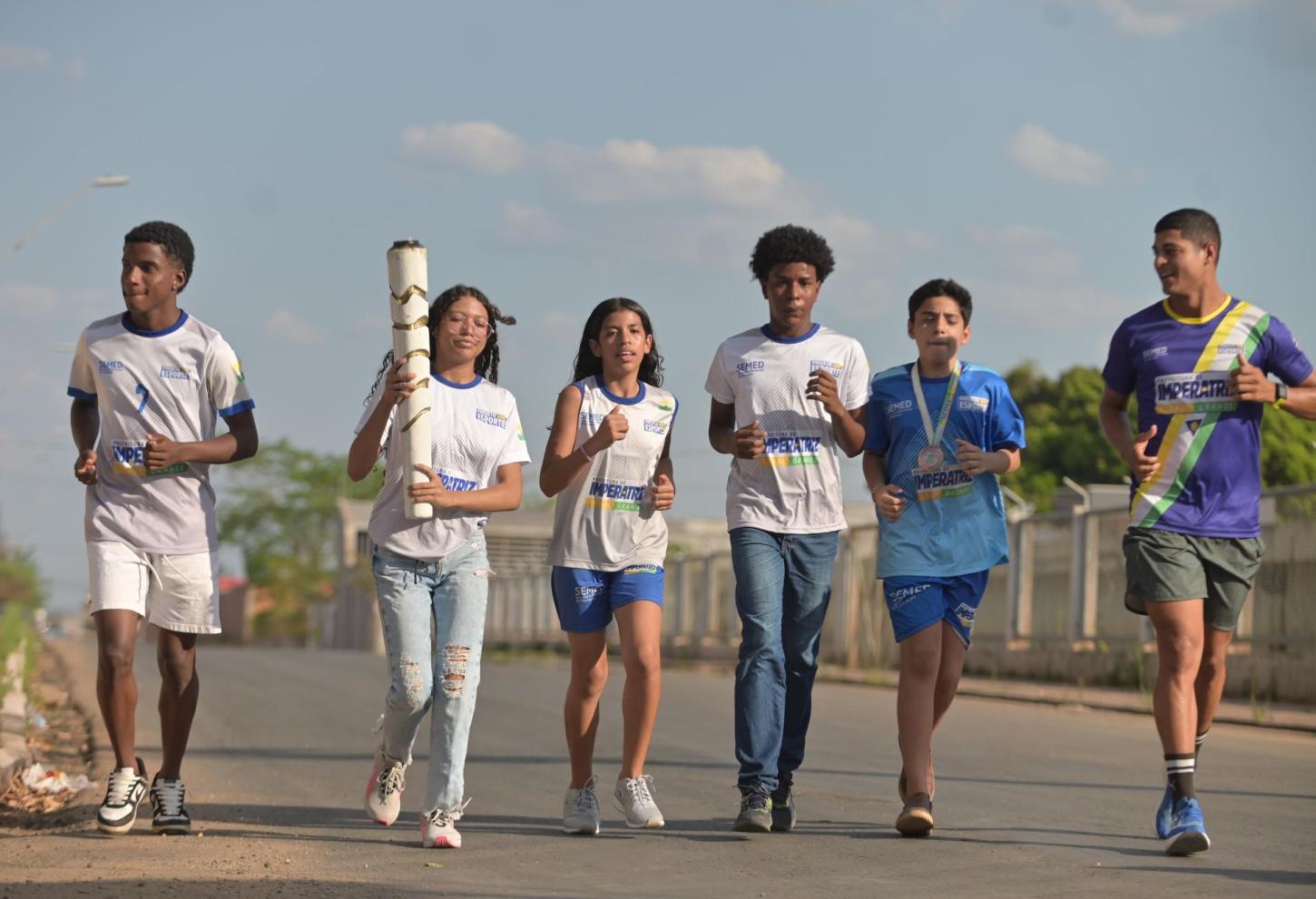 Prefeitura abre 'Semana da Pátria 2025' com 'Corrida do Fogo Simbólico' e atos cívicos