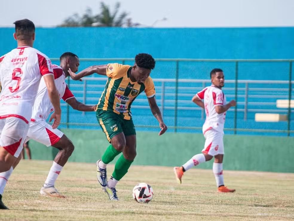 Imperatriz perde por 1 a 0 para o Luminense em jogo polêmico por conta do gramado 