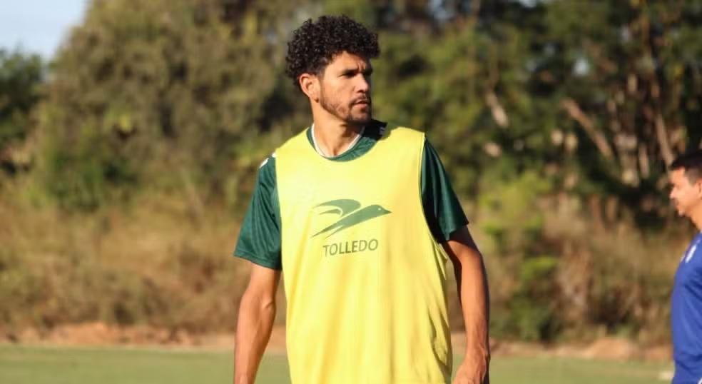 Imperatriz anuncia contratação do atacante Fidel para Copa do Nordeste e Série D