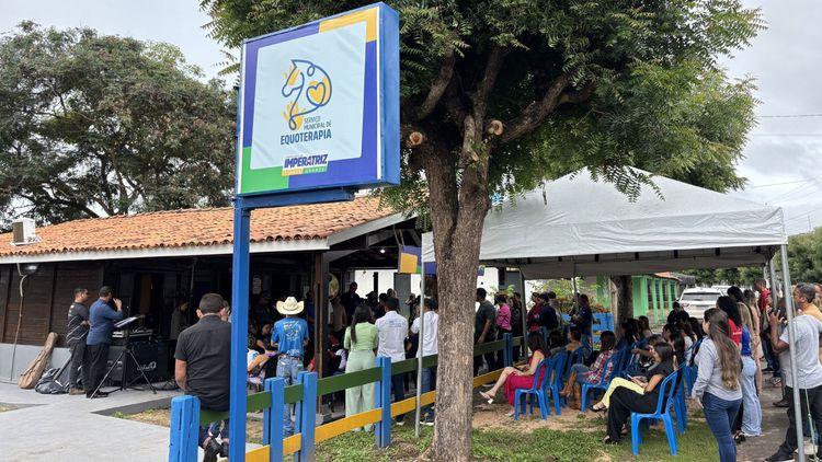 Cerimônia contou com a presença do Prefeito Rildo Amaral, da primeira dama e Secretária de Adequação e Conformidade, Perla Amaral e do secretário de Saúde, Flamarion Amaral (Foto: Nathalie da Costa)