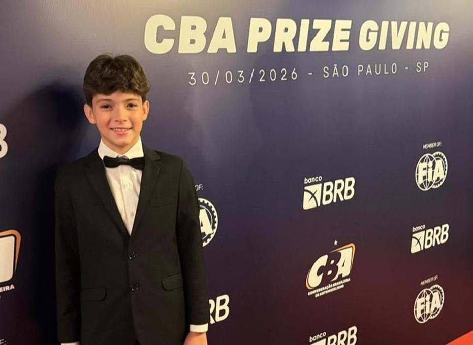 De macacão a traje de gala: Gael Rampazzo recebe troféu em noite especial da CBA