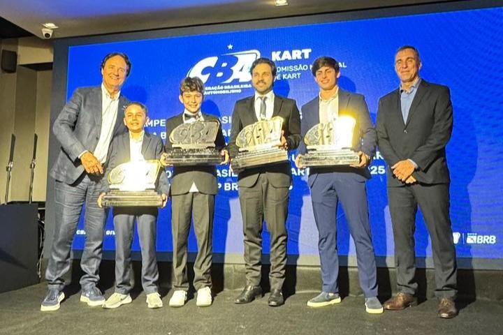 Os premiados do kart profissional - Foto: KMCom