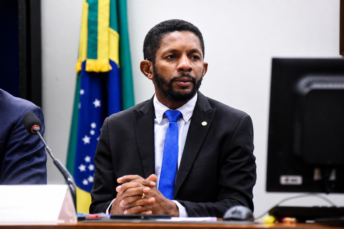 Josivaldo JP gastou R$ 400 mil com mídia em 2025, beneficiando a .COM Empreendimentos e a Matarazzo Audio Visual