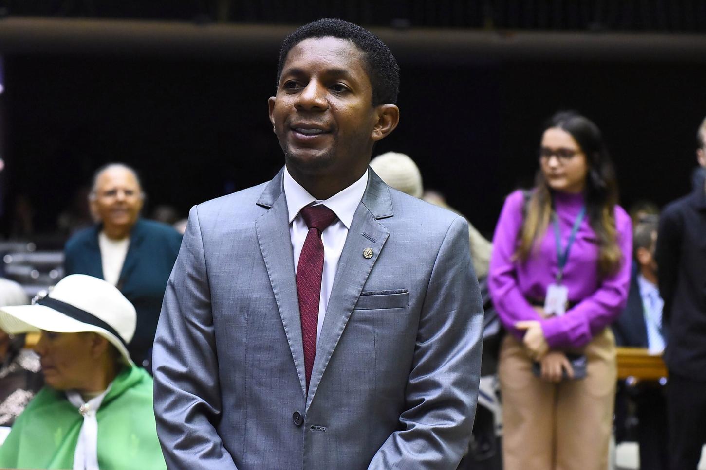 JP votou a favor do fim da escala 6x1 na Câmara; veja como votaram os deputados do Maranhão