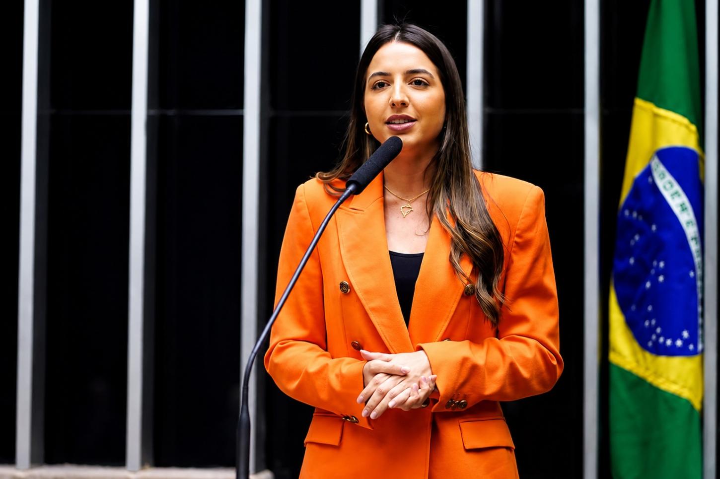 Amanda Gentil recebe R$ 2,9 milhões do Fundo Eleitoral e lidera com folga entre candidatos a deputado federal no Maranhão