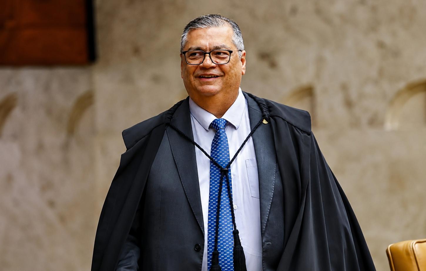 Flávio Dino aciona Polícia Federal para investigar fraudes em emendas Pix após auditoria do TCU