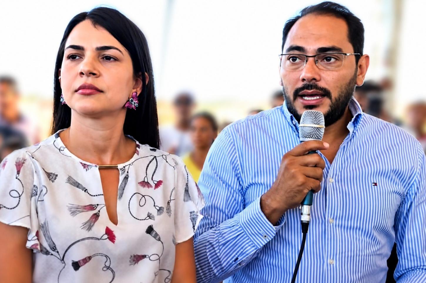Justiça afasta Assis Ramos de cargo de delegado e Janaína de mandato de deputada e bloqueia patrimônio dos dois