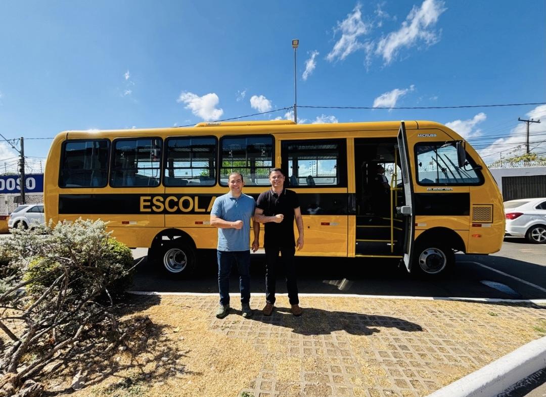 Prefeitura reforça transporte escolar na zona rural com novo ônibus para estudantes