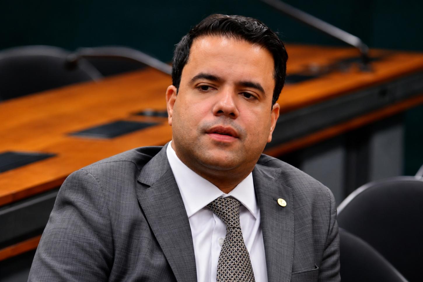 Tá Fora: Edilázio renuncia à candidatura a deputado estadual antes de análise do TRE-MA