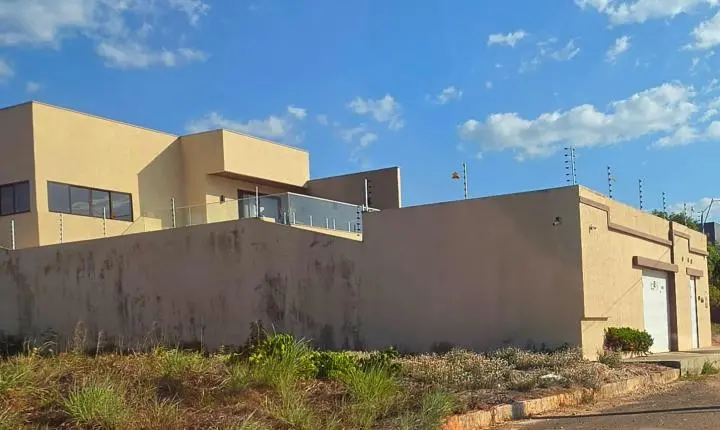 Casa no Parque das Mansões de Assis Ramos entra na mira da Justiça para ser leiloada