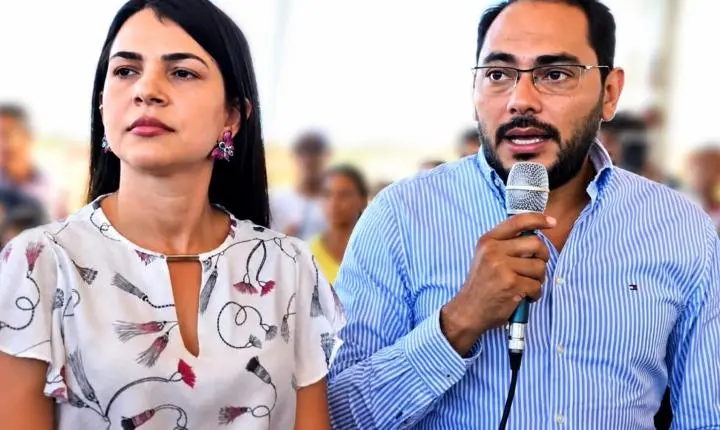Justiça afasta Assis Ramos de cargo de delegado e Janaína de mandato de deputada e bloqueia patrimônio dos dois