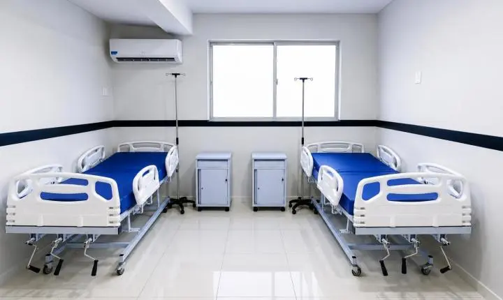 Prefeitura entrega sétima enfermaria reformada no Socorrão e amplia estrutura da ala de neurologia