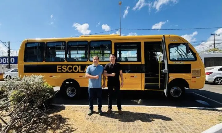 Prefeitura reforça transporte escolar na zona rural com novo ônibus para estudantes