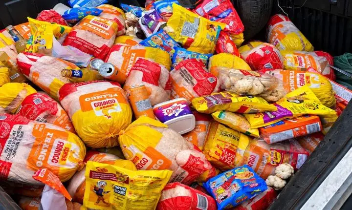 Procon Municipal apreende mais de 200 kg de alimentos vencidos em supermercado do bairro São José