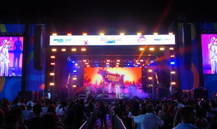 Réveillon na Beira Rio reúne mais de 20.000 pessoas, aponta prefeitura